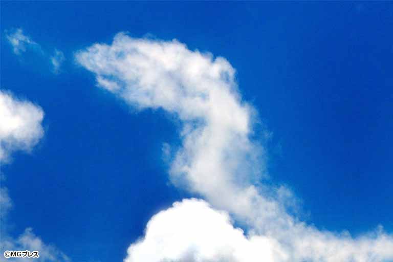 ５連の雲 青空に現れたリアルな雲の造形（安曇野市穂高）│MGプレス