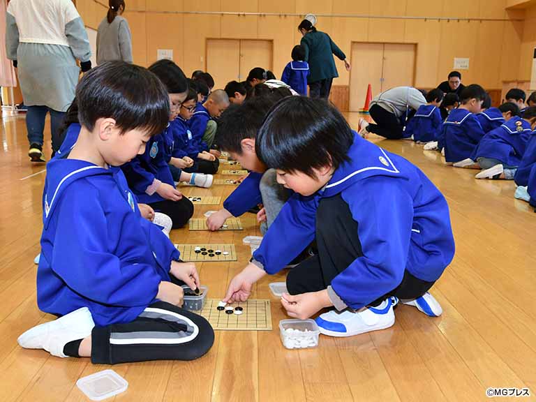 大町 市立5園の年長80人参加 囲碁で交流│MGプレス